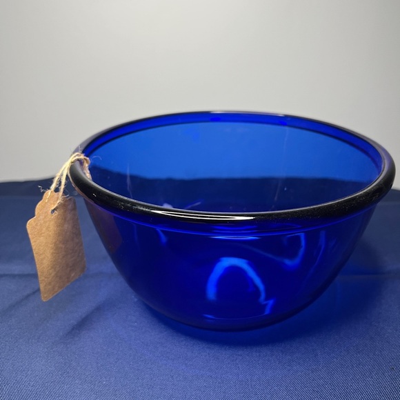 arcroroc Other - Vibrant Arcoroc Blue Medium Glass Bowl